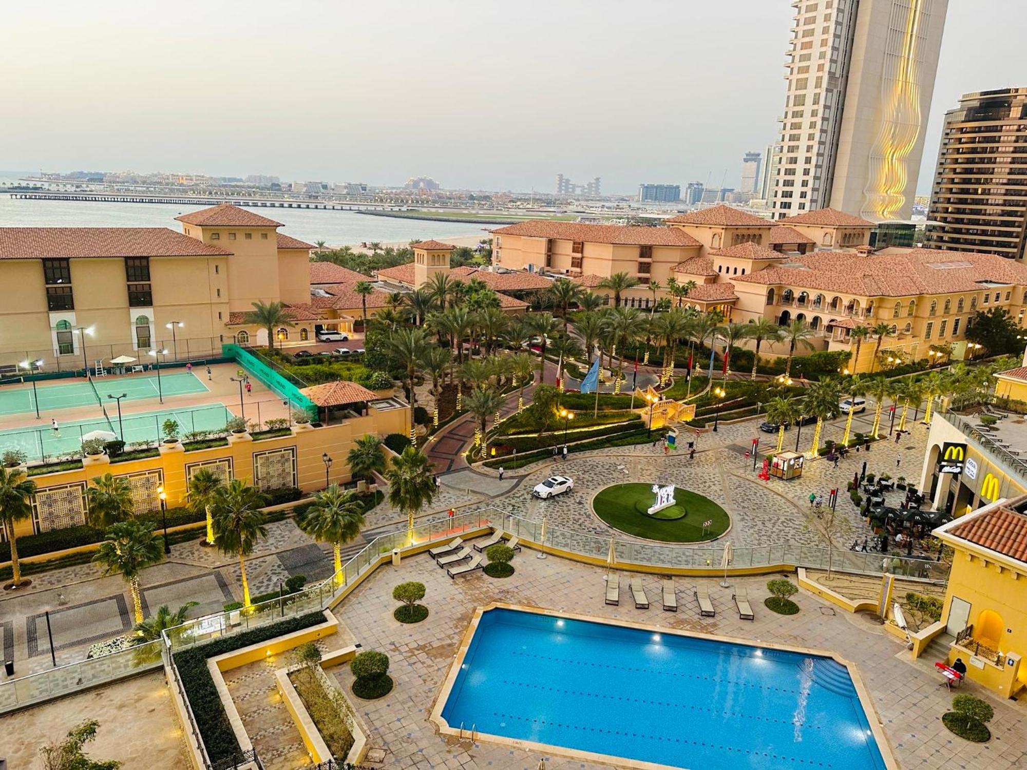 View Marina Host Hostel Dubai Exterior photo
